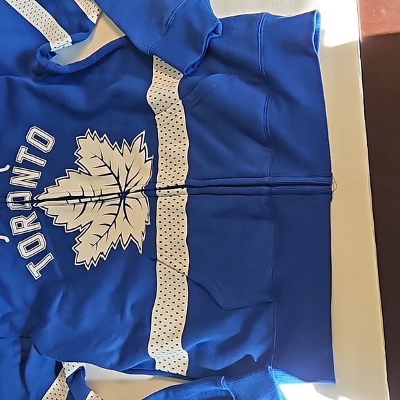 Toronto Leafs Peepin & Creepin Hoodie - Picture 5 of 12